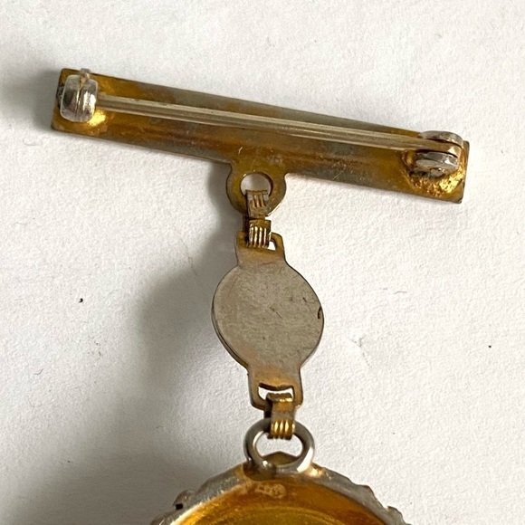 Vintage Cameo Brooch Victorian Style Carved Female Profile Portrait Gold Pin - Picture 9 of 11